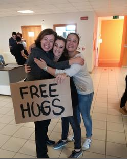 No drugs free hugs 